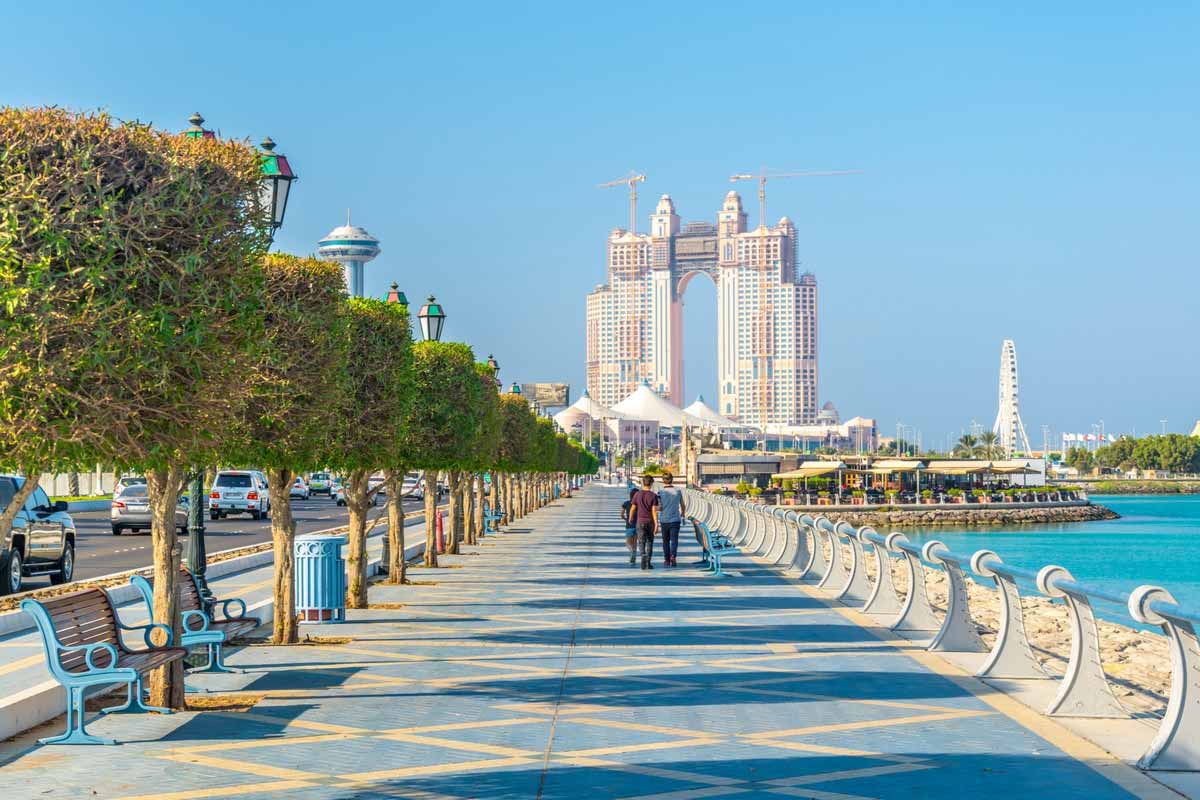 Be enchanted by the beautiful buildings “Abu Dhabi Full Day Sightseeing  Tour” (English guide & pick-up included) | ドバイ旅行観光ツアー予約専門 JWDルナトラベル